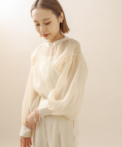 mline（エムライン）の「[mline] シアーボリューム袖ブラウス（シャツ/ブラウス・レディース・ベージュ/アイボリー・FREE）」の15枚目の写真