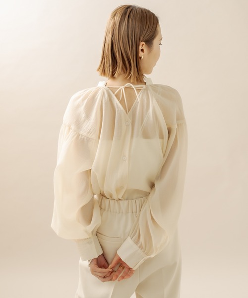 mline（エムライン）の「[mline] シアーボリューム袖ブラウス（シャツ/ブラウス・レディース・ベージュ/アイボリー・FREE）」の17枚目の写真