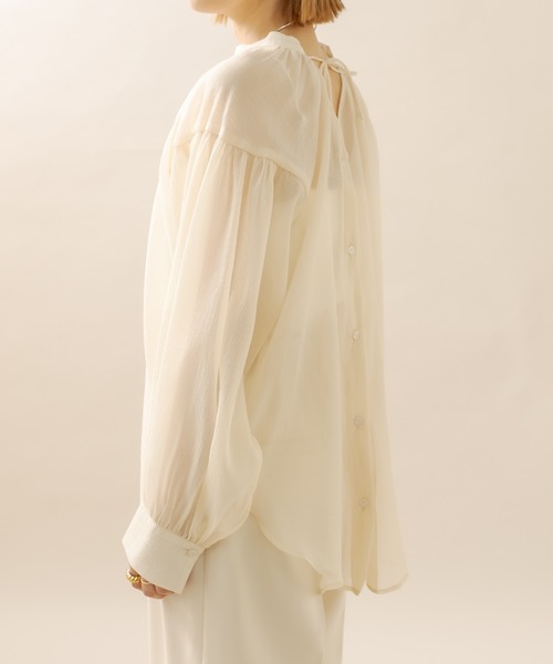 mline（エムライン）の「[mline] シアーボリューム袖ブラウス（シャツ/ブラウス・レディース・ベージュ/アイボリー・FREE）」の7枚目の写真