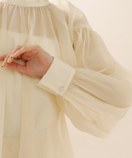 mline（エムライン）の「[mline] シアーボリューム袖ブラウス（シャツ/ブラウス・レディース・ベージュ/アイボリー・FREE）」の11枚目の写真