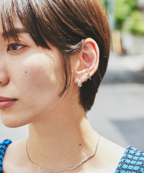 Auntie Rosa Holiday（アンティローザホリデー）の「クロスプチイヤカフ（イヤーカフ・レディース・シルバー/ゴールド・FREE）」の3枚目の写真