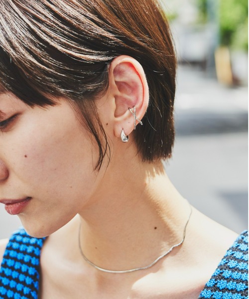 Auntie Rosa Holiday（アンティローザホリデー）の「クロスプチイヤカフ（イヤーカフ・レディース・シルバー/ゴールド・FREE）」の4枚目の写真