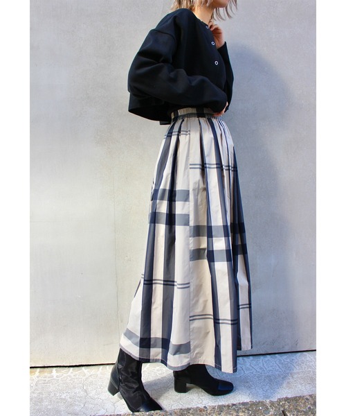 MLI'A（エムリア）の「タックギャザーBIGチェックスカート（スカート・レディース・ホワイト×ブラック/ブラック×ホワイト・FREE）」の4枚目の写真