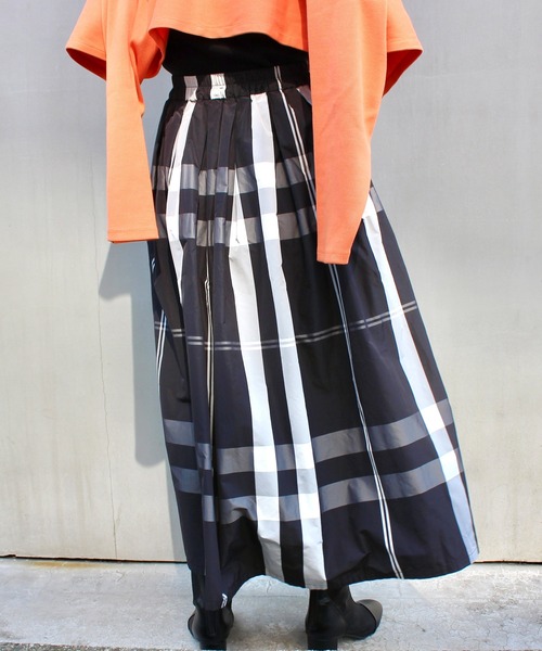 MLI'A（エムリア）の「タックギャザーBIGチェックスカート（スカート・レディース・ホワイト×ブラック/ブラック×ホワイト・FREE）」の8枚目の写真