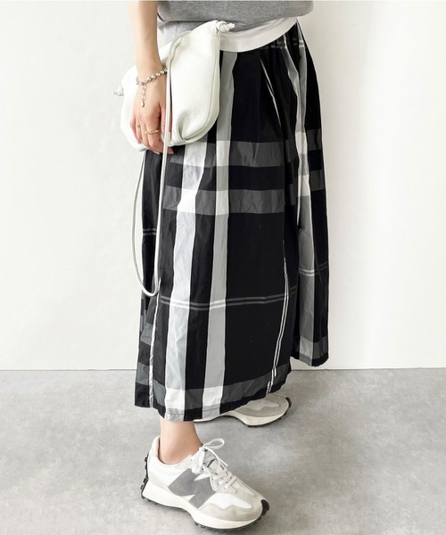 MLI'A（エムリア）の「タックギャザーBIGチェックスカート（スカート・レディース・ホワイト×ブラック/ブラック×ホワイト・FREE）」の18枚目の写真