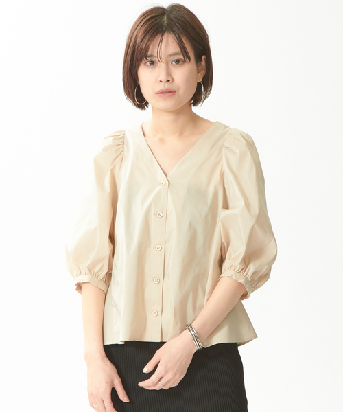 Rouge vif Anna（ルージュヴィフアンナ）の「Vネックパフスリーブブラウス（シャツ/ブラウス・レディース・ベージュ/グリーン/ブラック・フリー）」の3枚目の写真