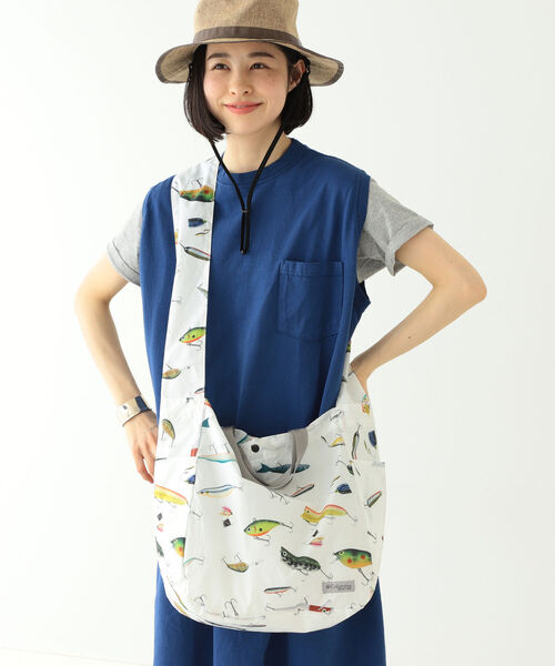 BEAMS BOY（ビームスボーイ）の「＜WOMEN＞Columbia × BEAMS / 別注 PFG Bonre Forest Packable Shoulder Tote（ショルダーバッグ・レディース・ホワイト・FREE）」の2枚目の写真