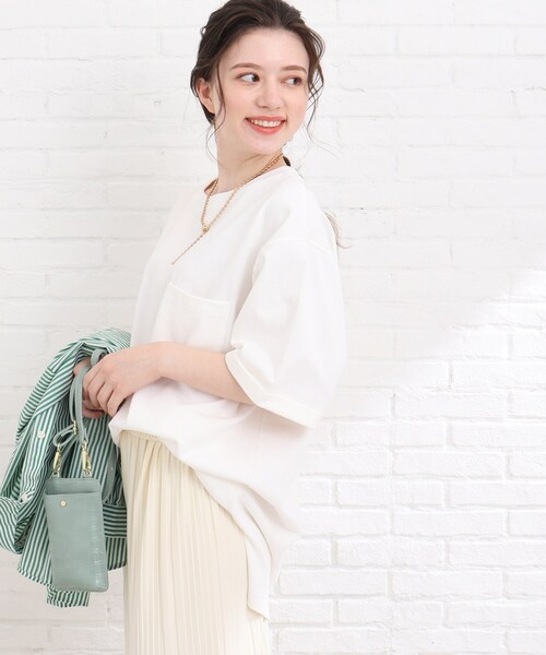 Cutie Blonde(キューティーブロンド)の「◆バックロゴBIGTシャツ(Tシャツ/カットソー・レディース・オフホワイト/キャメル/グリーン/ブラック・00)」の1枚目の写真