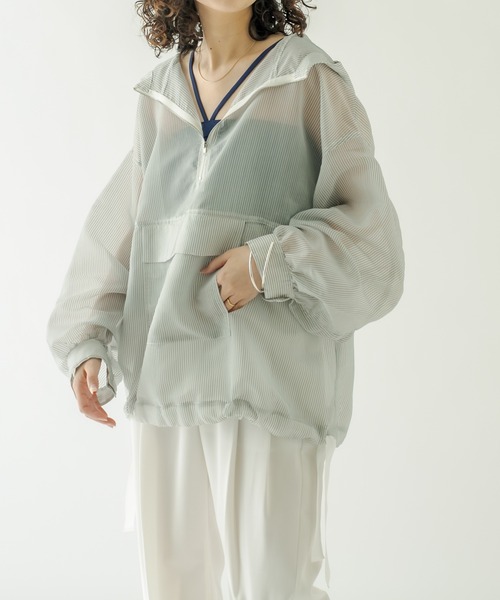 mystic(ミスティック)の「シアーストライプアノラックパーカー(パーカー・レディース・ブラック/ベージュ/レッド・FREE)」の4枚目の写真