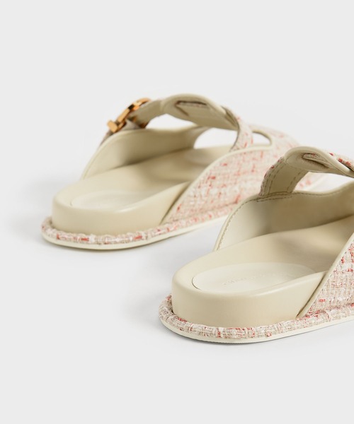 CHARLES & KEITH（チャールズ & キース）の「カットアウト バックルスライド / Cut-Out Buckled Slides（サンダル・レディース・クリーム/ブラック/イエロー・25.5cm/25cm/23cm/22.5cm/24.5cm/23.5cm）」の16枚目の写真