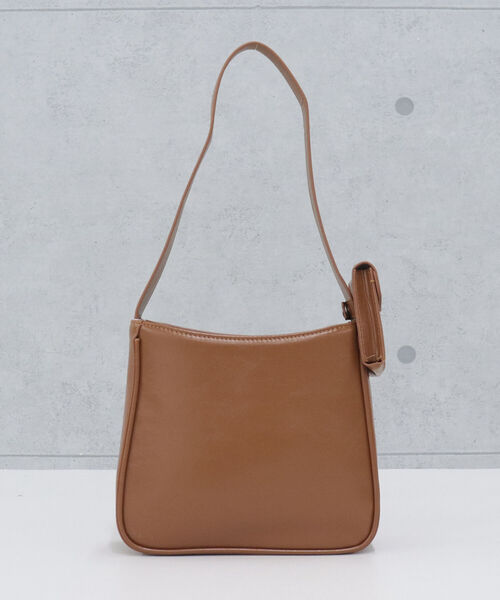 fredy emue（フレディエミュ）の「ワンハンドルポーチ付きスクエアバッグ（ショルダーバッグ・レディース・ブラック系その他/キャメル・FREE）」の9枚目の写真