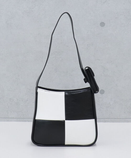 fredy emue（フレディエミュ）の「ワンハンドルポーチ付きスクエアバッグ（ショルダーバッグ・レディース・ブラック系その他/キャメル・FREE）」の12枚目の写真