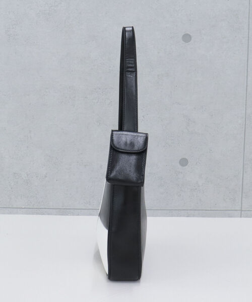 fredy emue（フレディエミュ）の「ワンハンドルポーチ付きスクエアバッグ（ショルダーバッグ・レディース・ブラック系その他/キャメル・FREE）」の13枚目の写真