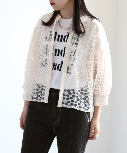 cepo（セポ）の「フラワー／ボタニカル　シシュウショートカーディガン 2（シャツ/ブラウス・レディース・ブラック/ホワイト系その他/ホワイト系その他2/ブラック系その他2・M）」の3枚目の写真