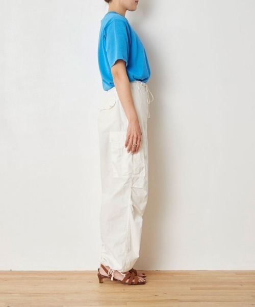 THE SHINZONE（ザ　シンゾーン）の「THE SHINZONE WIND OVER PANTS 22MMSPA06（カーゴパンツ・レディース・オフホワイト・36）」の6枚目の写真