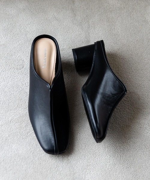 Andemiu（アンデミュウ）の「フロントシームサボ352111（サンダル・レディース・ブラック/ベージュ・S/M/L）」の2枚目の写真