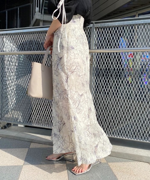 one after another NICE CLAUP(ワンアフターアナザーナイスクラップ)の「WEB限定/スッキリ見える美シルエット。 花柄ロングスカート(スカート・レディース・アイボリー/ミント/ベージュ/ブラウン・FREE)」の9枚目の写真