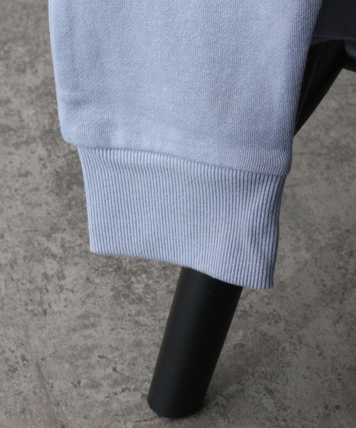Art re A select(アトリエセレクト)の「OVERSIZED DOLMAN SWEATSHIRT/ソフトタッチ裏毛 オーバーサイズ ドルマン スウェット プルオーバー(スウェット・メンズ・アイボリー/ブルー/ピンク/ベージュ/スミクロ・L/M)」の14枚目の写真