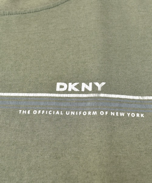 DKNY(ディーケーエヌワイ)の「【ヴィンテージ古着】DKNY JEANS / ダナキャランニューヨーク ジーンズ ロゴ プリントTシャツ(Tシャツ/カットソー・メンズ・カーキ・X-LARGE)」の4枚目の写真