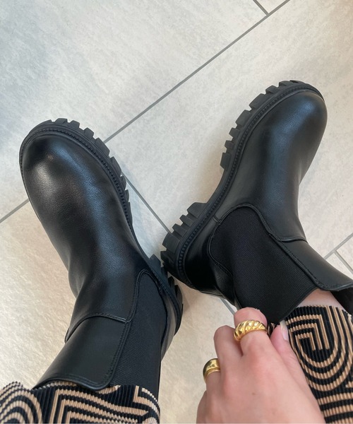 y/m by misato（イムバイミサト）の「タンクソールブーツ（ブーツ・レディース・ブラック・LARGE/SMALL/MEDIUM）」の2枚目の写真