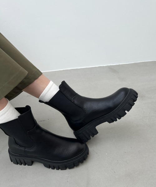 y/m by misato（イムバイミサト）の「タンクソールブーツ（ブーツ・レディース・ブラック・LARGE/SMALL/MEDIUM）」の13枚目の写真