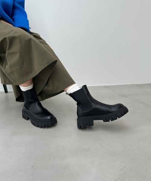 y/m by misato（イムバイミサト）の「タンクソールブーツ（ブーツ・レディース・ブラック・LARGE/SMALL/MEDIUM）」の7枚目の写真