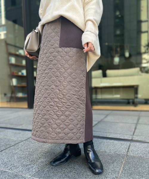 Chez toi(シェトワ)の「キルティング×リブニット切替スカート(スカート・レディース・ブラウン/ブラック/ライトベージュ・FREE)」の2枚目の写真