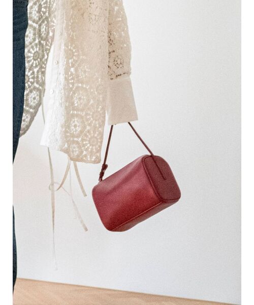 Ungrid（アングリッド）の「フェイクレザースクエアバック（ハンドバッグ・レディース・レッド/その他1/オフホワイト/ブラック・FREE）」の13枚目の写真