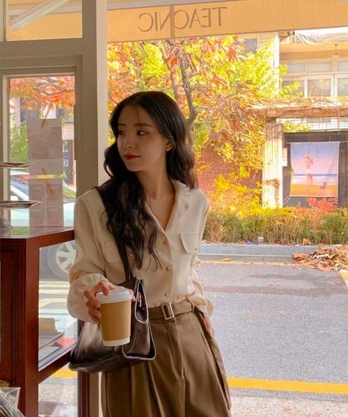 SONA（ソナ）の「SONA [ベルト付き]ピンタックワイドスラックス（スラックス・レディース・チャコールグレー/ブラウン・SMALL/MEDIUM）」の9枚目の写真