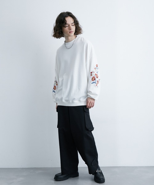 JUNRED（ジュンレッド）の「スリーブフラワーモチーフスウェット（スウェット・メンズ・ブルー/ホワイト・S/M/L）」の7枚目の写真