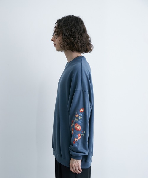 JUNRED（ジュンレッド）の「スリーブフラワーモチーフスウェット（スウェット・メンズ・ブルー/ホワイト・S/M/L）」の11枚目の写真