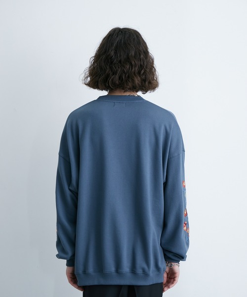 JUNRED（ジュンレッド）の「スリーブフラワーモチーフスウェット（スウェット・メンズ・ブルー/ホワイト・S/M/L）」の12枚目の写真