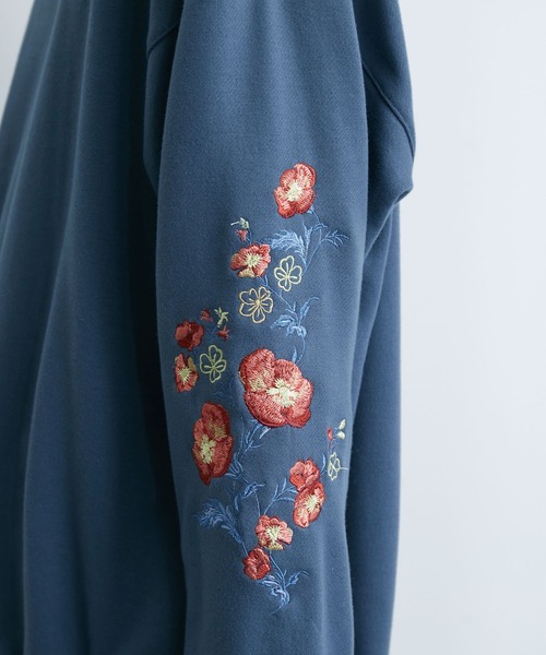 JUNRED（ジュンレッド）の「スリーブフラワーモチーフスウェット（スウェット・メンズ・ブルー/ホワイト・S/M/L）」の15枚目の写真