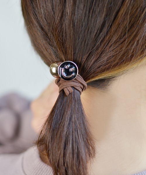 Fun & Daily（ファンアンドデイリー）の「F&D : スマイル＆ボールヘアゴム（ヘアゴム・レディース・ブラック/イエロー/ブラウン/グリーン/ピンク・FREE）」の10枚目の写真