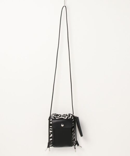 cache cache（カシュ カシュ）の「スマホ巾着ショルダー（ショルダーバッグ・レディース・レオパード/ベージュ/オレンジ/ブラック/ゼブラ・フリー）」の5枚目の写真