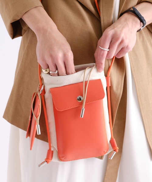 cache cache（カシュ カシュ）の「スマホ巾着ショルダー（ショルダーバッグ・レディース・レオパード/ベージュ/オレンジ/ブラック/ゼブラ・フリー）」の10枚目の写真