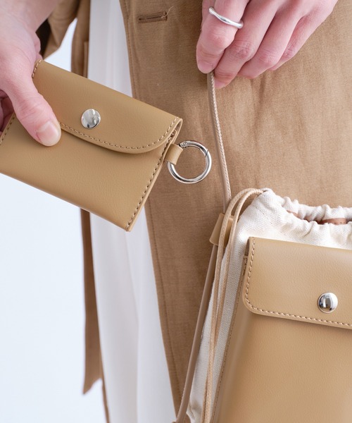 cache cache（カシュ カシュ）の「スマホ巾着ショルダー（ショルダーバッグ・レディース・レオパード/ベージュ/オレンジ/ブラック/ゼブラ・フリー）」の15枚目の写真