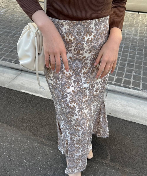 Lamoa(ラモア)の「Lamoa/ダマスク柄 ハイウエスト マーメイドスカート(スカート・レディース・グリーン/キナリ/ブルー・MEDIUM)」の6枚目の写真