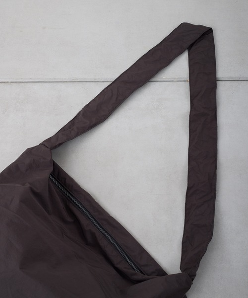 CIAOPANIC TYPY（チャオパニックティピー）の「【新色追加！！】ギャザーナイロンショルダー（ショルダーバッグ・レディース・イエロー/ブルー/アイボリー/ブラック/シルバー/レオパード/カーキ/グレー/ピンク/シャンパン/ライトブラウン/ワインレッド・ONE SIZE）」の17枚目の写真