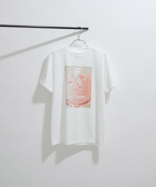 SALON adam et rope'（サロン アダム エ ロペ）の「【MagazineF for SALON】別注プリントTシャツ（Tシャツ/カットソー・レディース・ホワイト/ホワイト系その他/ホワイト系その他2/ホワイト系その他3・FREE）」の18枚目の写真