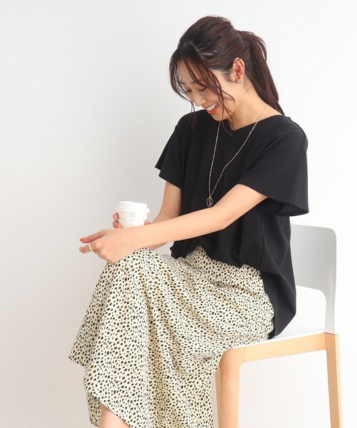 DRESKIP（ドレスキップ）の「◆【2点セット】浅Vネックですっきり フレアスリーブTシャツ+ネックレス（Tシャツ/カットソー・レディース・オフホワイト/ライトグレー/ブラック/オレンジ・02/03/04）」の3枚目の写真