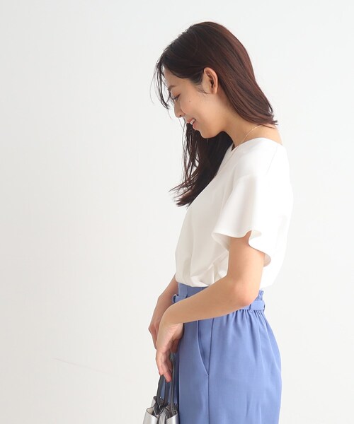 DRESKIP（ドレスキップ）の「◆【2点セット】浅Vネックですっきり フレアスリーブTシャツ+ネックレス（Tシャツ/カットソー・レディース・オフホワイト/ライトグレー/ブラック/オレンジ・02/03/04）」の9枚目の写真