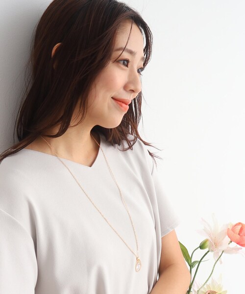 DRESKIP（ドレスキップ）の「◆【2点セット】浅Vネックですっきり フレアスリーブTシャツ+ネックレス（Tシャツ/カットソー・レディース・オフホワイト/ライトグレー/ブラック/オレンジ・02/03/04）」の18枚目の写真