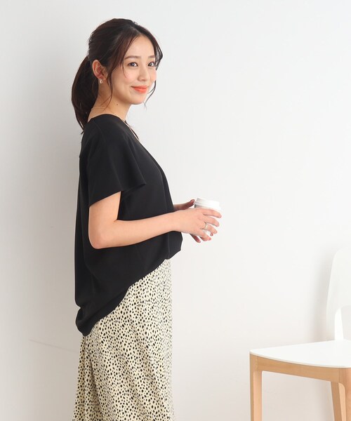 DRESKIP（ドレスキップ）の「◆【2点セット】浅Vネックですっきり フレアスリーブTシャツ+ネックレス（Tシャツ/カットソー・レディース・オフホワイト/ライトグレー/ブラック/オレンジ・02/03/04）」の22枚目の写真