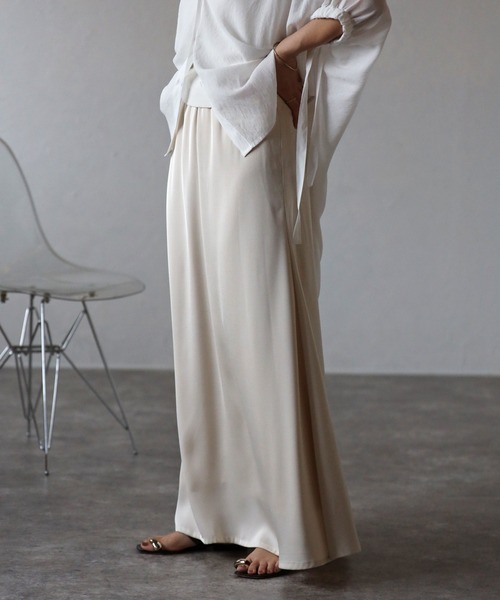 Bonjour Sagan（ボンジュールサガン）の「ウエストゴムサテンロングスカート（スカート・レディース・ダークブラウン/アイボリー・FREE）」の4枚目の写真