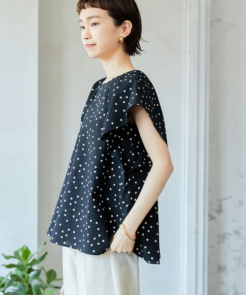 URBAN RESEARCH（アーバンリサーチ）の「ドットプリントフレアスリーブブラウス（シャツ/ブラウス・レディース・ブラック/カーキ・FREE）」の15枚目の写真