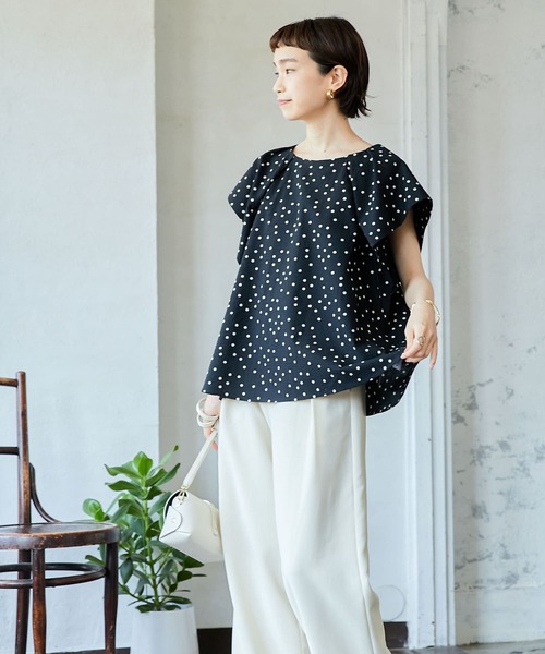 URBAN RESEARCH（アーバンリサーチ）の「ドットプリントフレアスリーブブラウス（シャツ/ブラウス・レディース・ブラック/カーキ・FREE）」の7枚目の写真