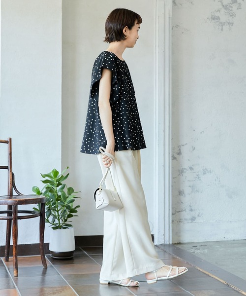 URBAN RESEARCH（アーバンリサーチ）の「ドットプリントフレアスリーブブラウス（シャツ/ブラウス・レディース・ブラック/カーキ・FREE）」の16枚目の写真