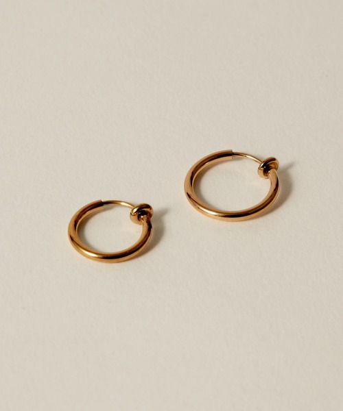 novice（ノーヴィス）の「【novice】Simple Hoop Earring［Stainless］（イヤリング・レディース・ゴールド/シルバー・FREE/ﾌﾘ-）」の3枚目の写真