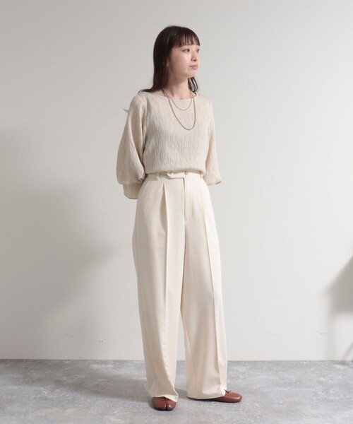 fredy emue（フレディエミュ）の「楊柳袖口フレアーブラウス（シャツ/ブラウス・レディース・ブラック/ベージュ/オフホワイト/ラベンダー・38）」の6枚目の写真